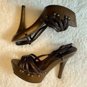 Newport News Size 7 Brown Platform Sandals